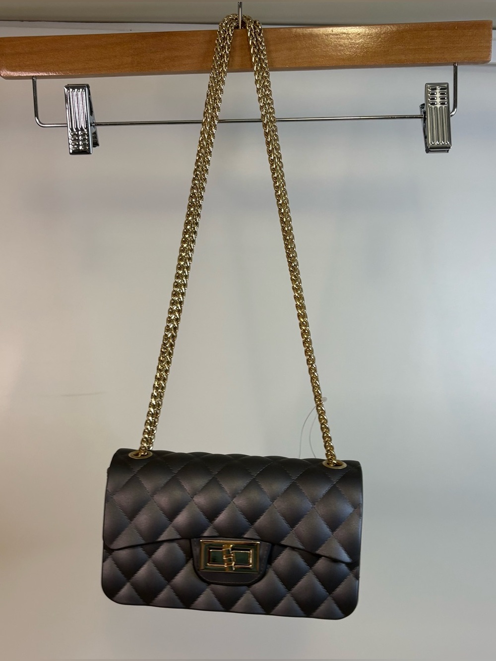 NWT Quilted Matte Jelly Small 2 Way Shoulder Bag  pewter with gold hardware - Picture 3 of 5
